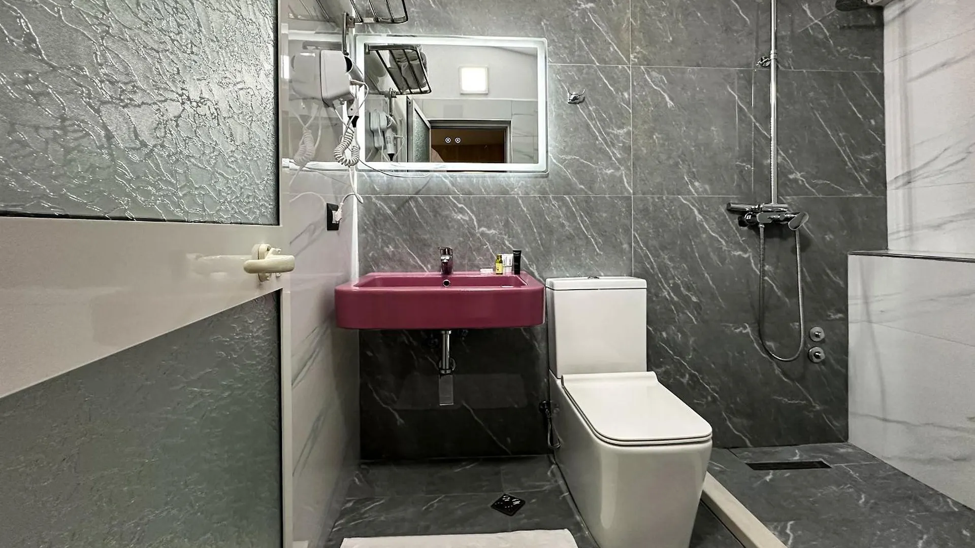 Eden Hotel Tirana