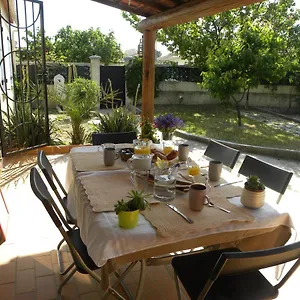 https://la-maison-dogooue-bb.fr-provencehotel.com