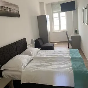 https://ri-rooms.primorje-gorskikotar.com