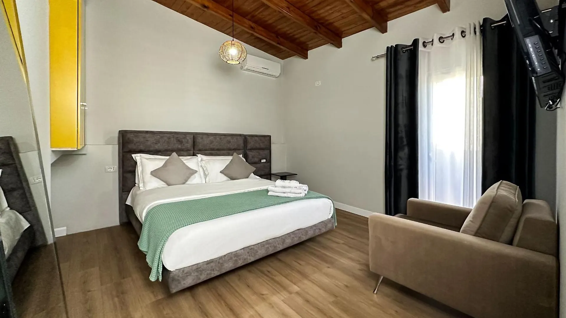 Eden Hotel Tirana 3*,