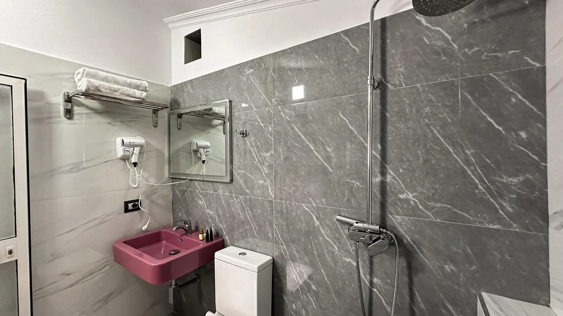 Eden Hotel Tirana