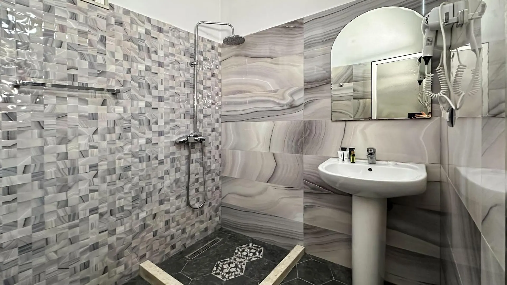Eden Hotel Tirana